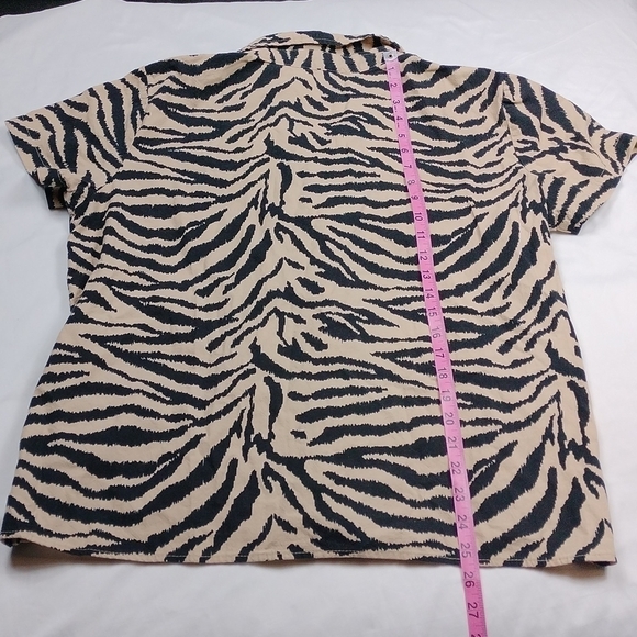 White Stage women's XL button down short sleeved top - Picture 8 of 9